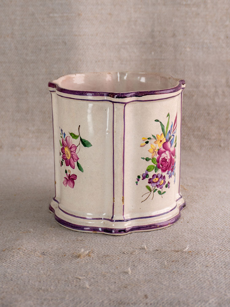 Antique French faience cache pot, 18th century, hand-painted Chinoiserie cream ceramic with purple trim and floral motifs.