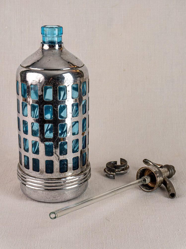 Antique French Gazo-Siphon, Paris Bistro 1920–1940, silver metal grid and siphon top on light fabric surface.