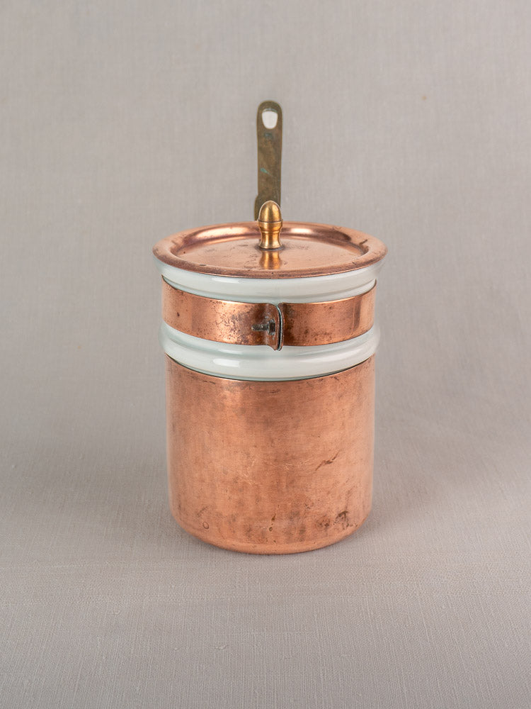 Antique French copper bain marie with Apilco porcelain insert, white ceramic band, lid, and metal handle, mid 20th century.