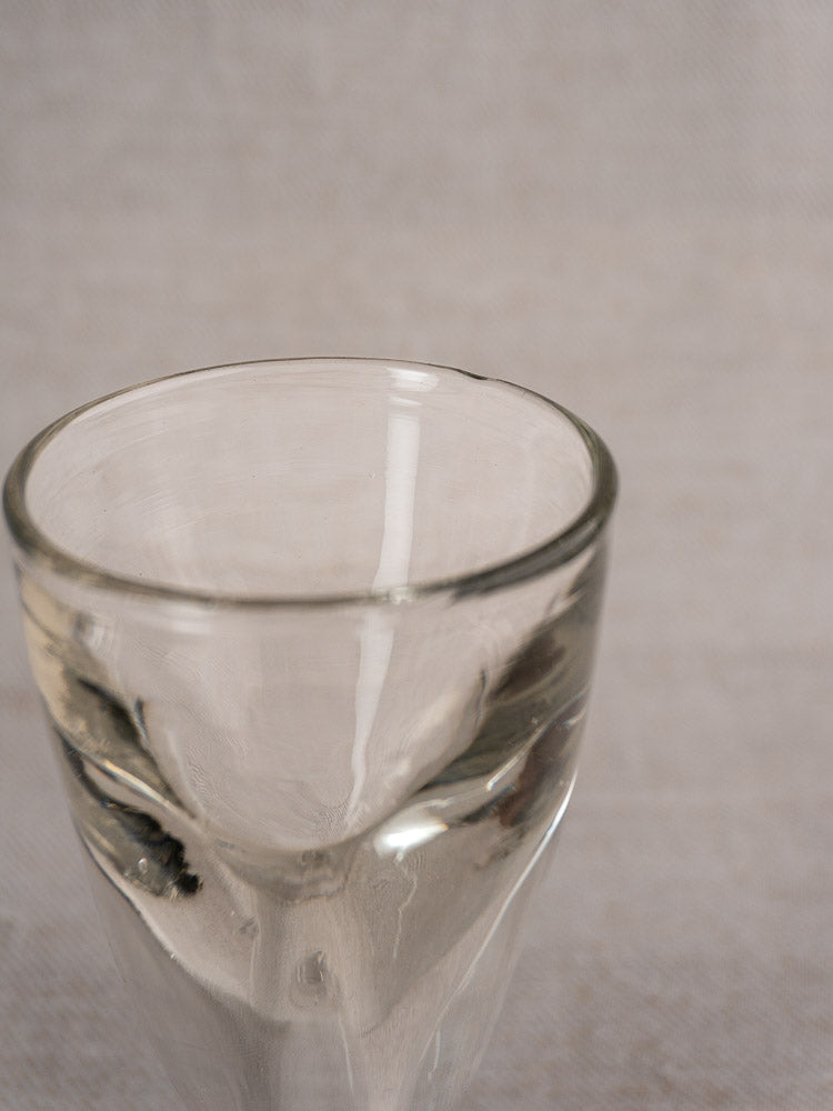 Set of 4 antique French uranium absinthe glasses, hand-blown ouraline, slight chip on one rim.